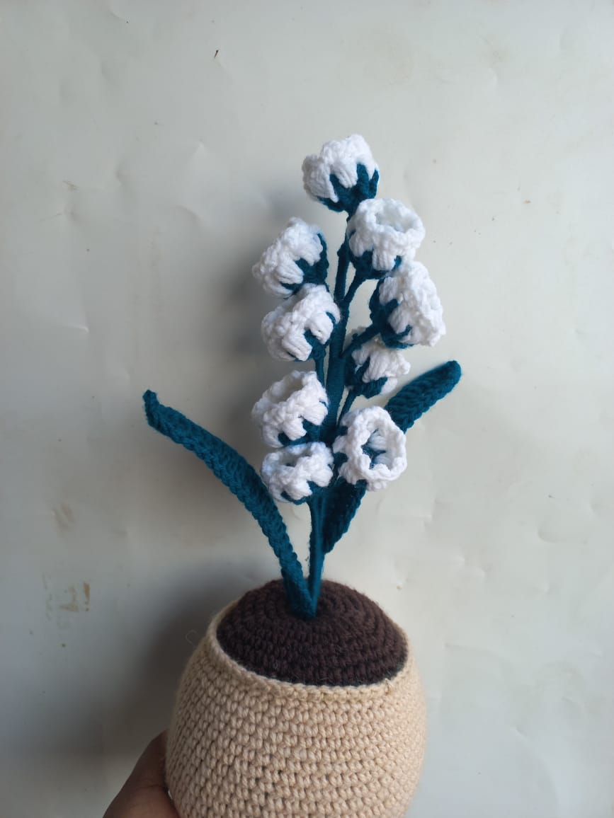 White LOV Pot