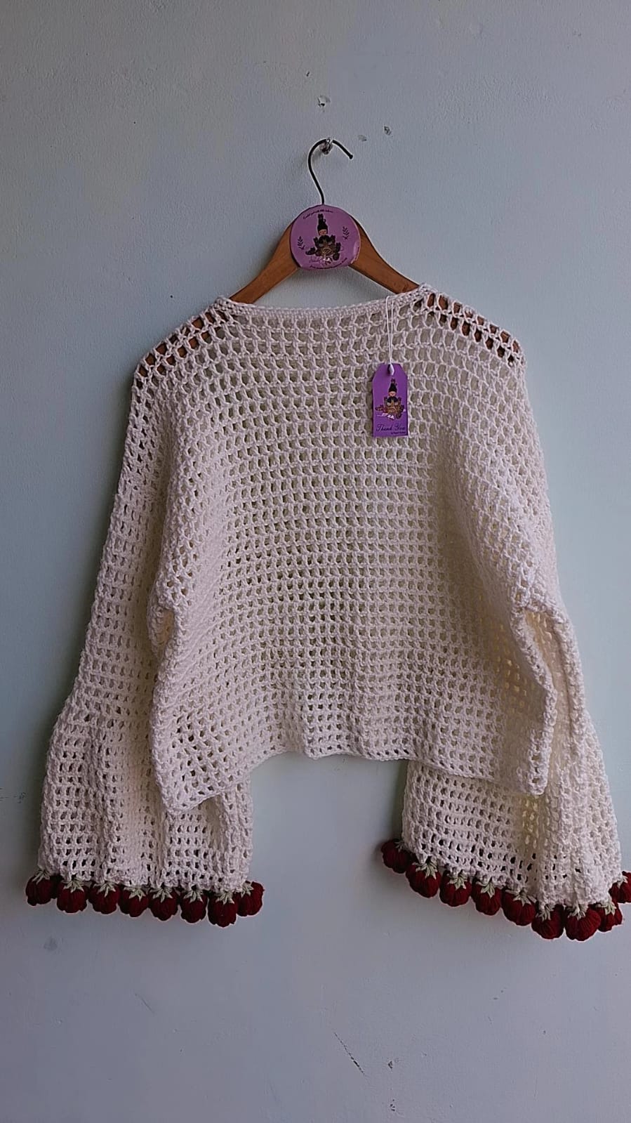 Whimsical sleeves top