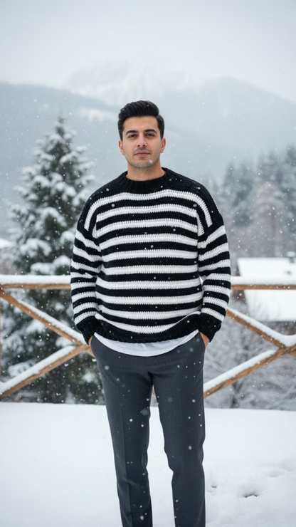 Oversized B&W Pullover