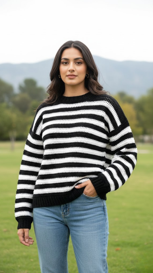 Oversized B&W Pullover