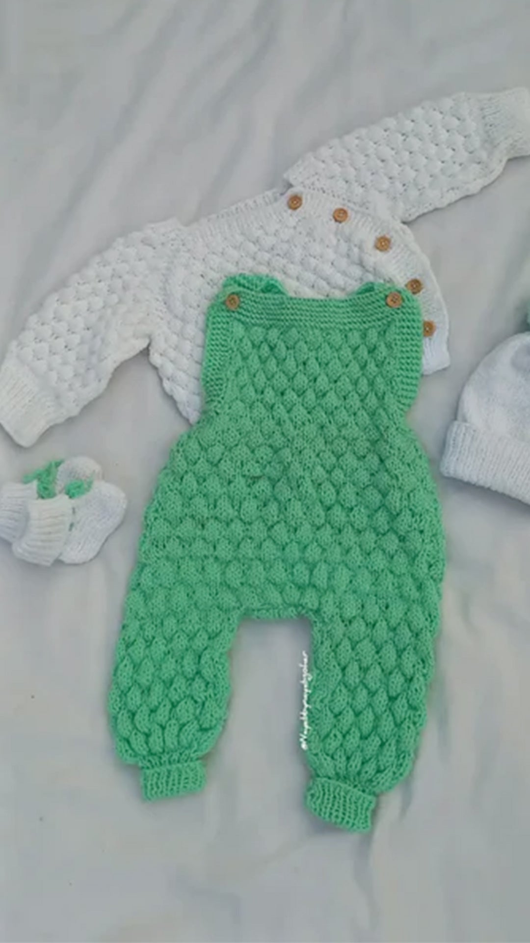 Bobble dungree set