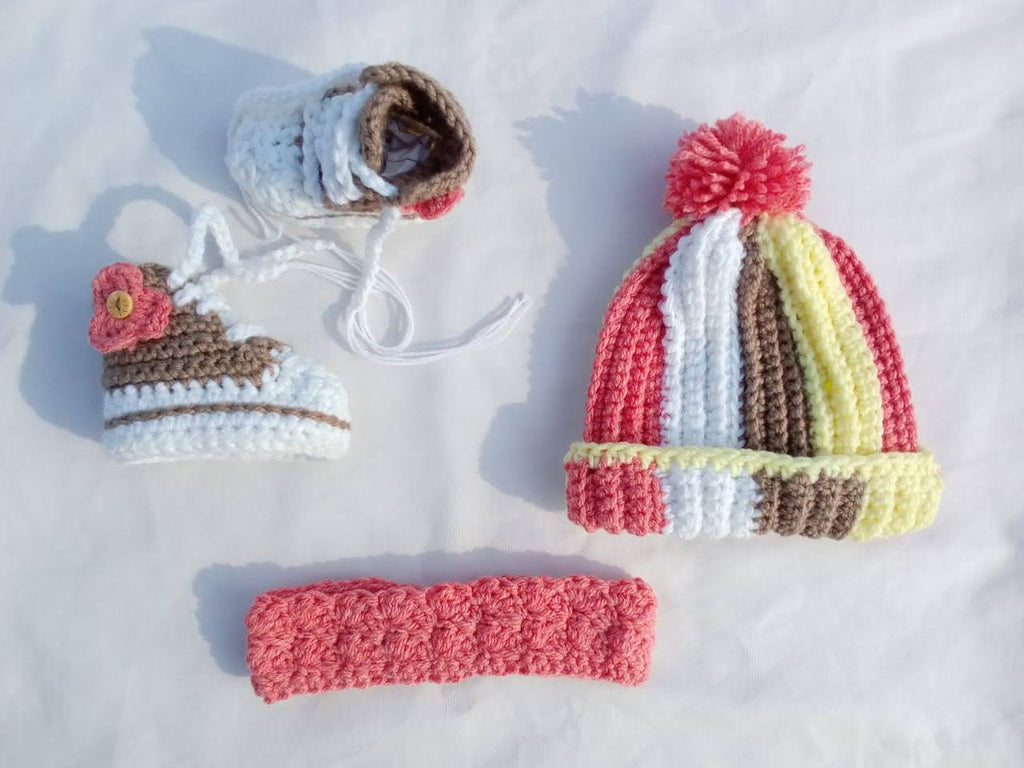Baby converse set