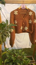 pointed daisy cropped cardigan