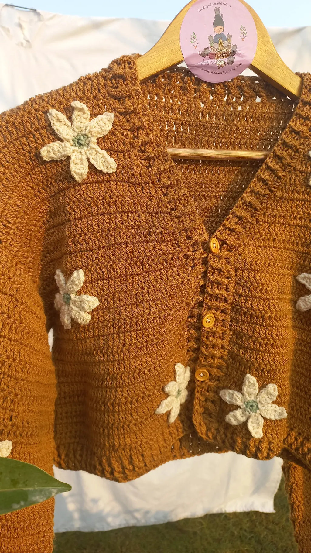 pointed daisy cropped cardigan