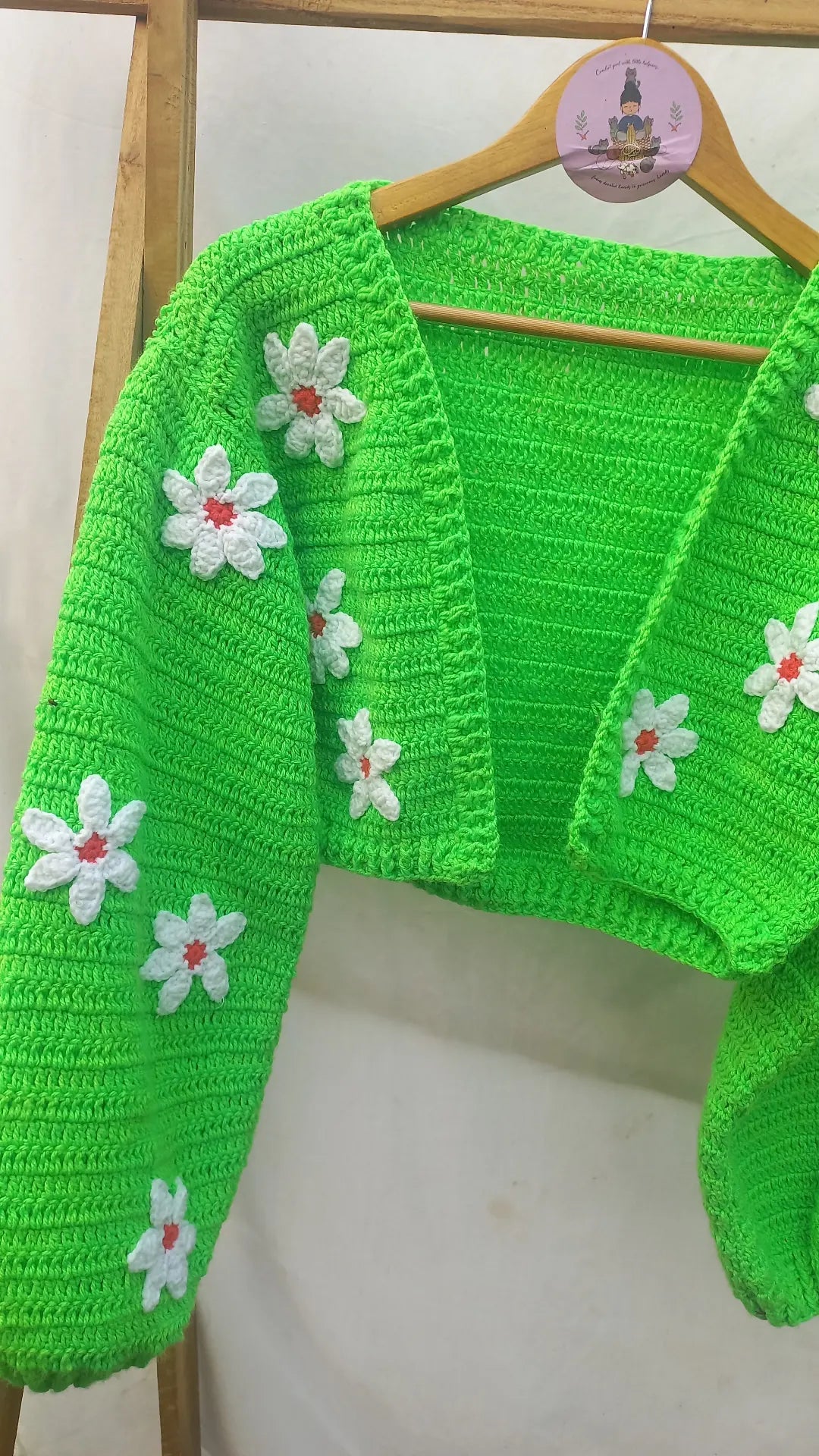 pointed daisy cropped cardigan