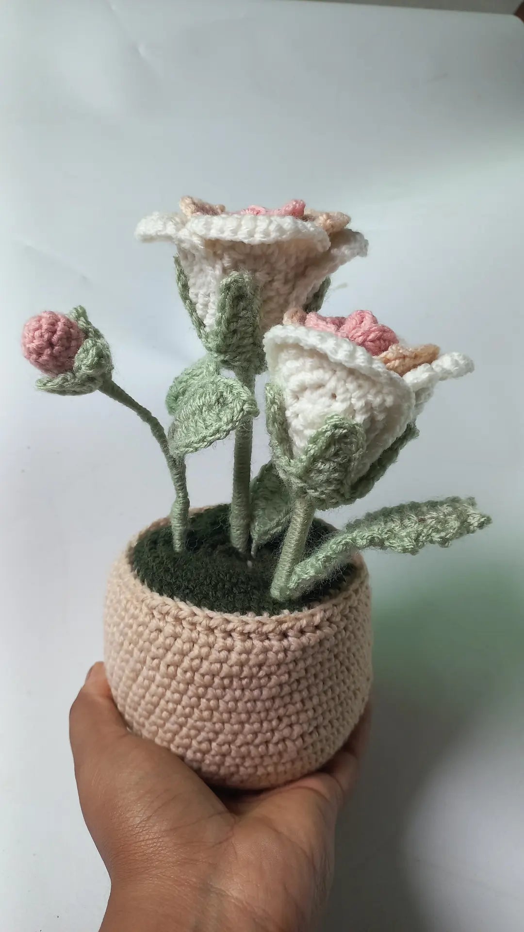 Pestal rose pot
