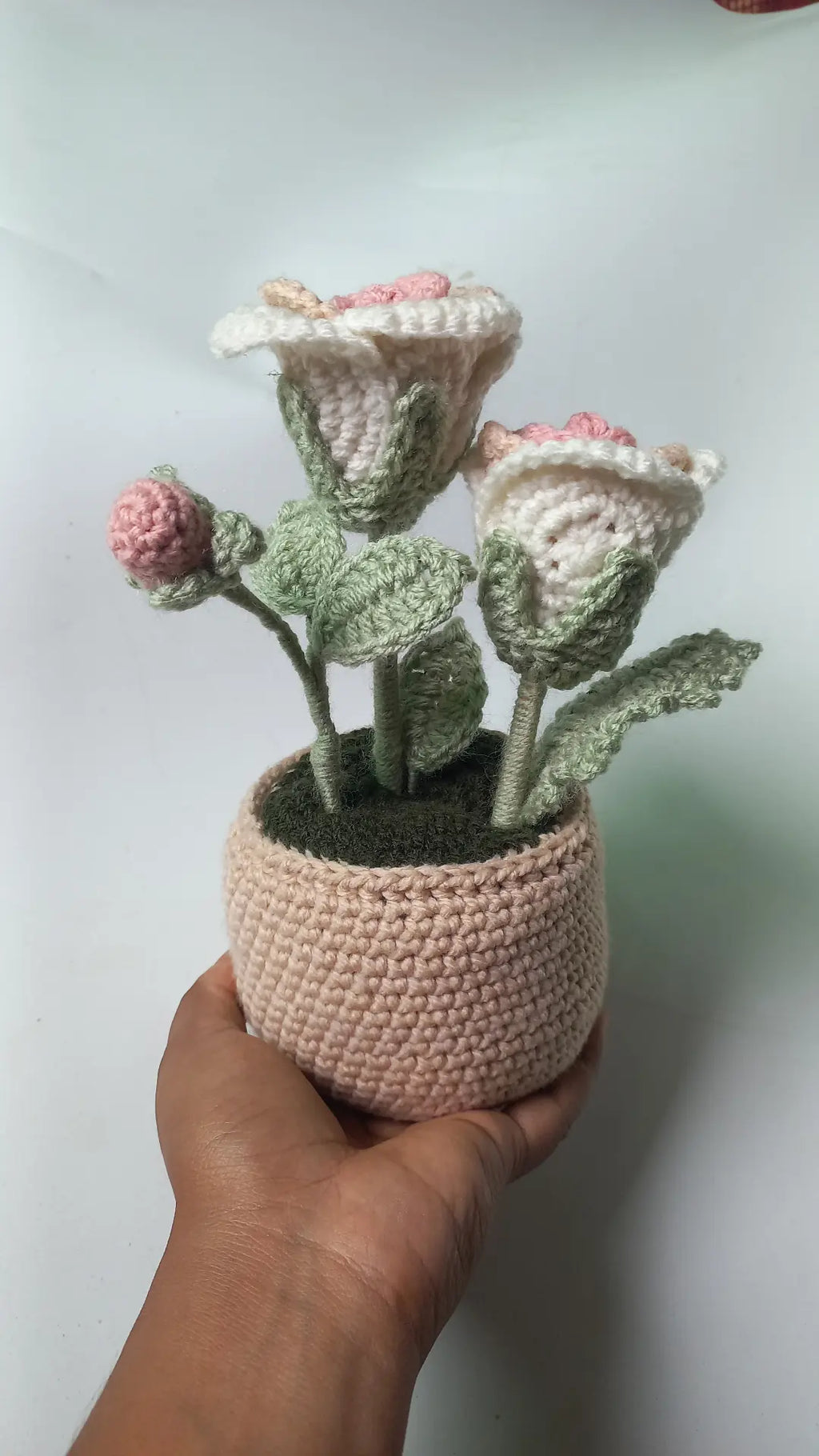 Pestal rose pot