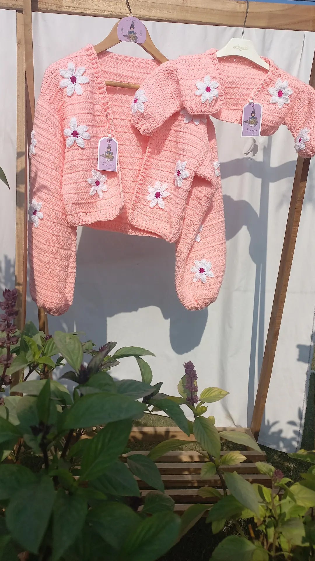 Peach Pointed Daisy Cardigan