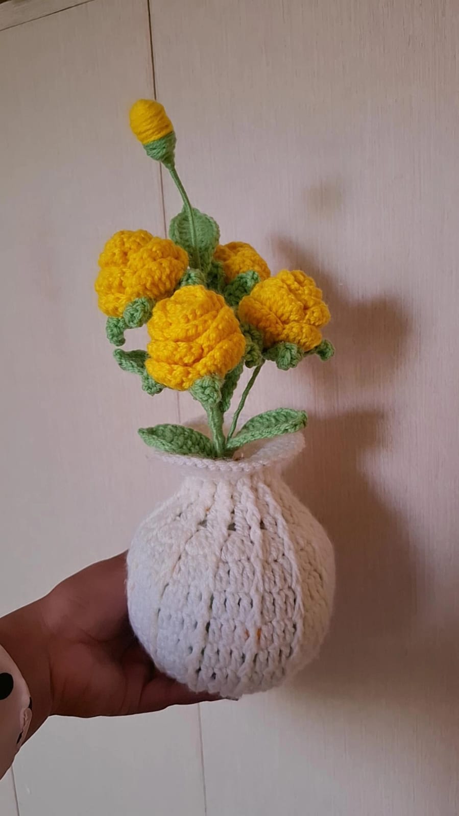 Crochet flower pots