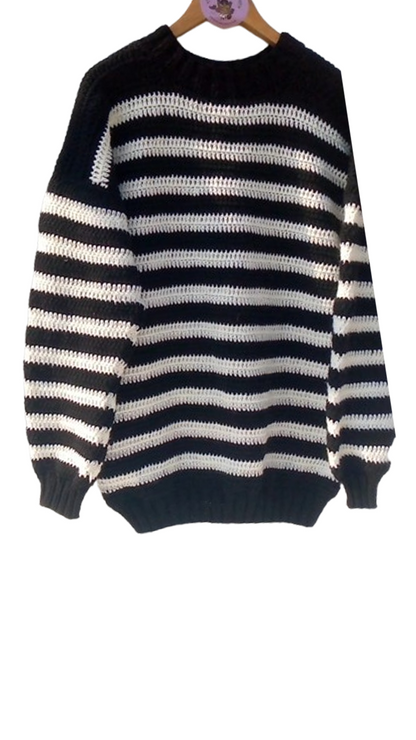 Oversized B&W Pullover